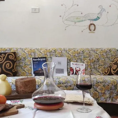 Casa Ele - A Cozy And Very Fresh Sardinian House With Liquors - Clouse To Train Station * סאסארי